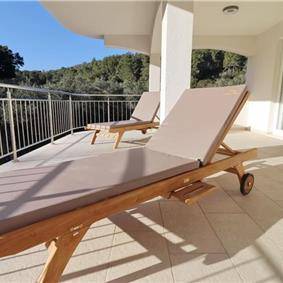 6 Bedroom Beachfront Villa with Heated Pool near Vela Luka on Korcula Island, Sleep 12
